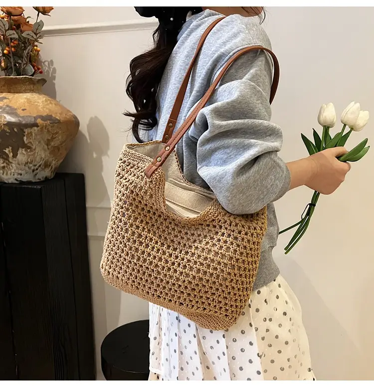 New Large Capacity Woven Women's Shoulder Bag — feature 37