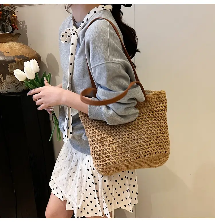 New Large Capacity Woven Women's Shoulder Bag — feature 39