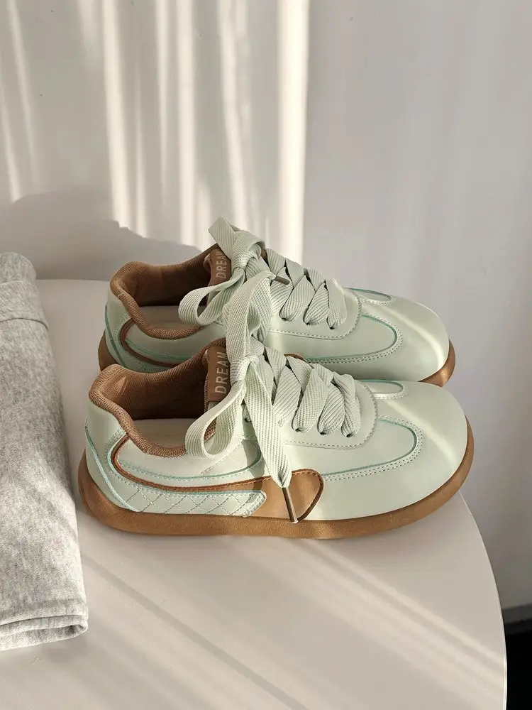 Women Retro White Sneakers Thick Soled 2025 — feature 6