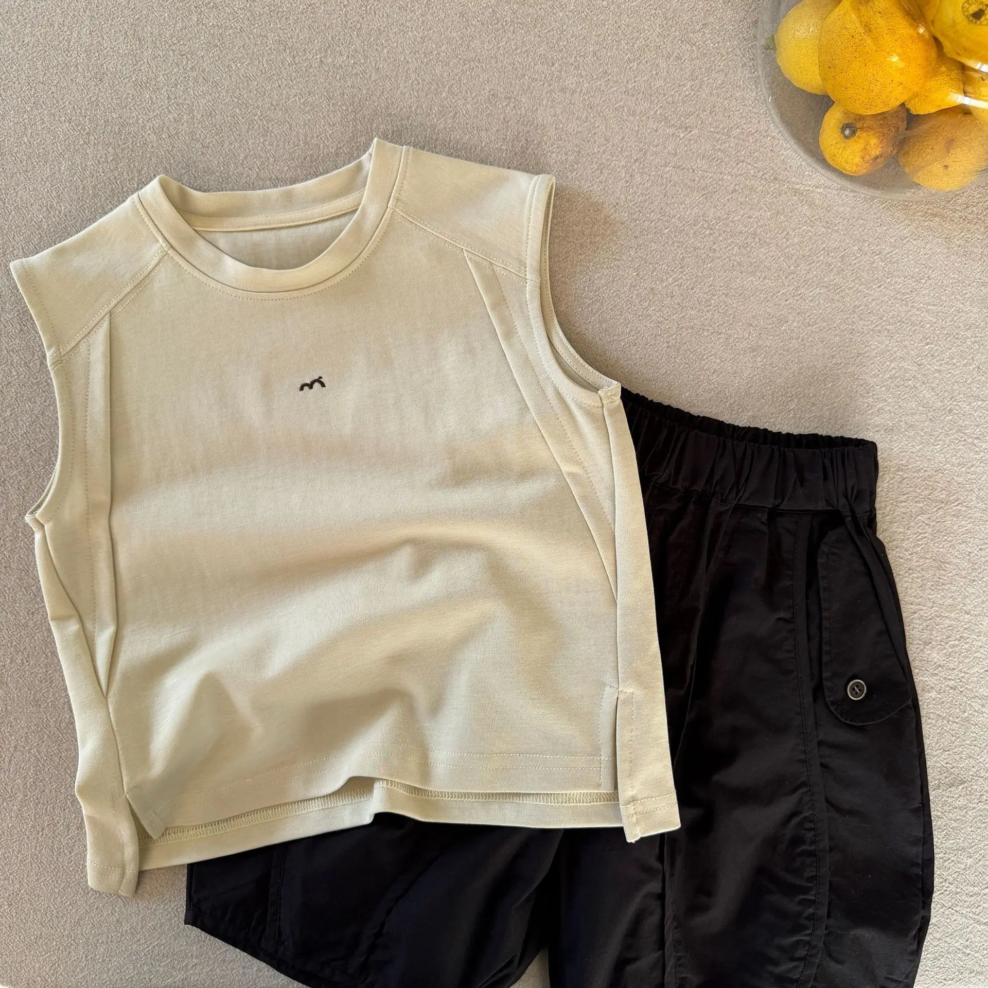 Boys Sleeveless T-Shirt Olive Green New Split Crewneck Small — feature 8