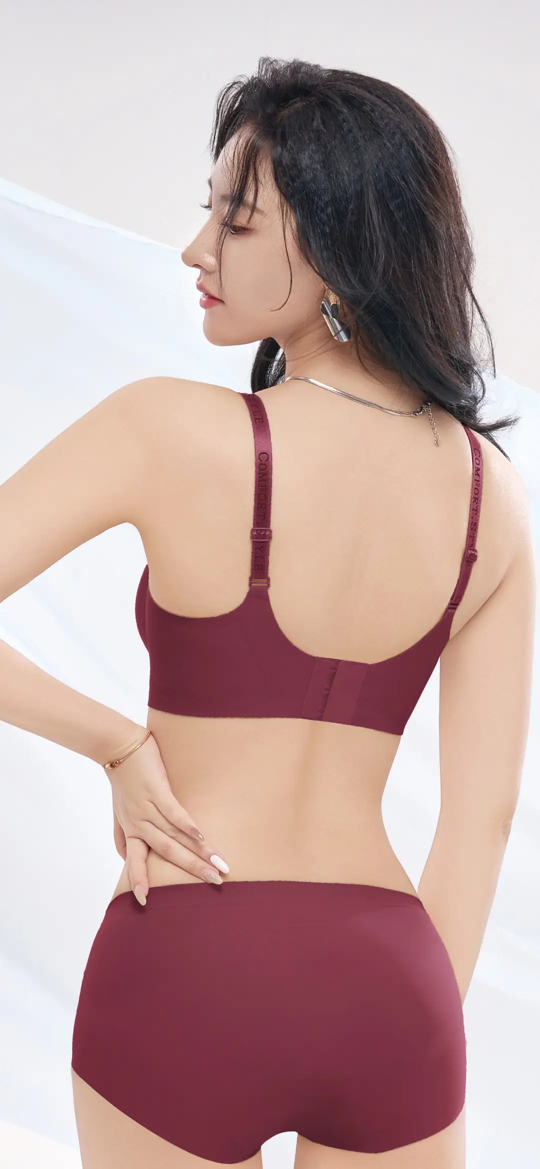 Super Soft Tight Jelly Anti-gravity Litching Underwear Women's Traceless Letter Small Chest Push-up Bra suit — feature 11