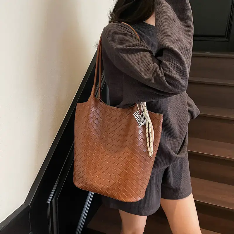 Women's Woven Shoulder Bag with Zip Pocket 2025 Summer - Image 16