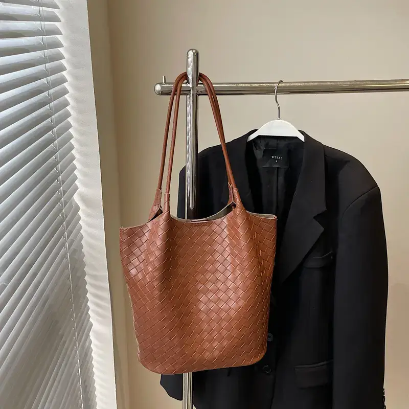 Women's Woven Shoulder Bag with Zip Pocket 2025 Summer - Image 11