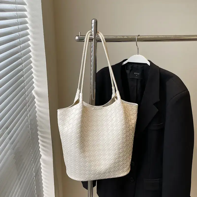 Women's Woven Shoulder Bag with Zip Pocket 2025 Summer - Image 7