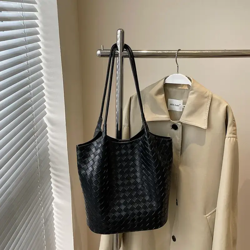 Women's Woven Shoulder Bag with Zip Pocket 2025 Summer - Image 8