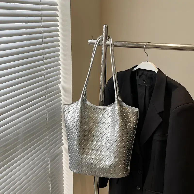 Women's Woven Shoulder Bag with Zip Pocket 2025 Summer - Image 9