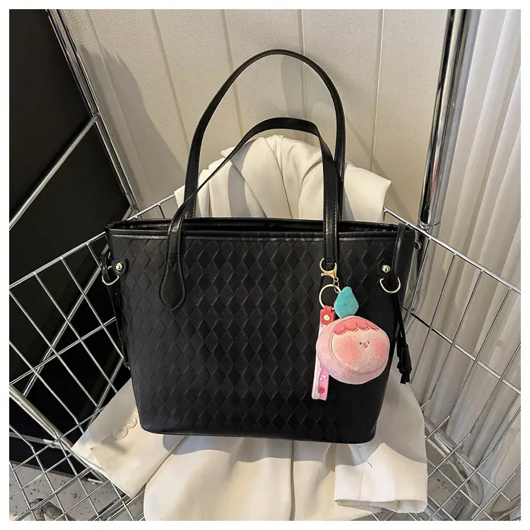 Large Capacity Korean Style Pendant Bag Women's 2023 New Commuting Simple Casual Solid Color Simple Handbag luggage and leather goods - Image 9