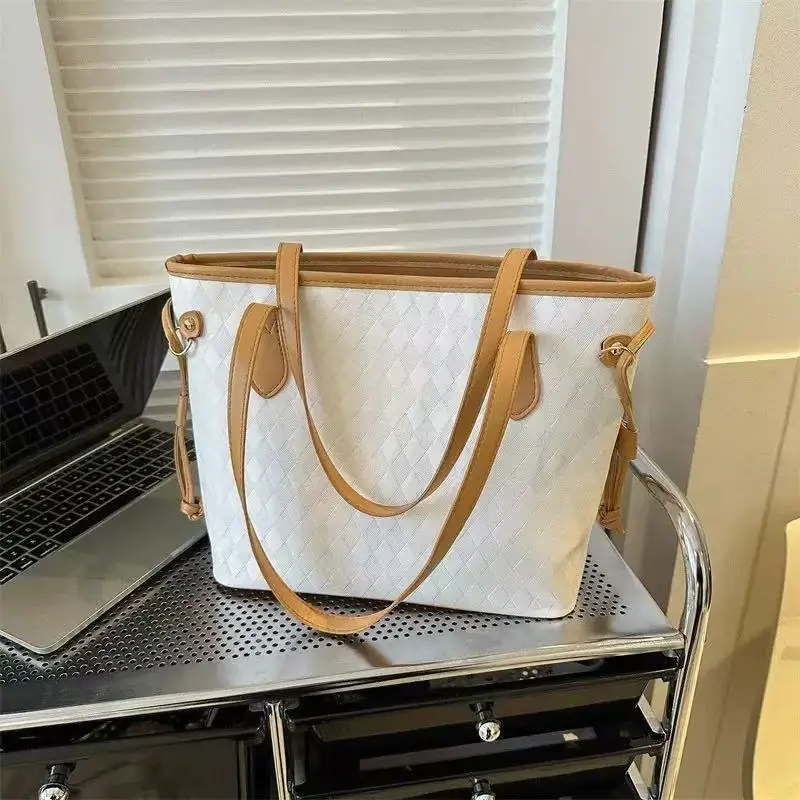 Large Capacity Korean Style Pendant Bag Women's 2023 New Commuting Simple Casual Solid Color Simple Handbag luggage and leather goods - Image 3
