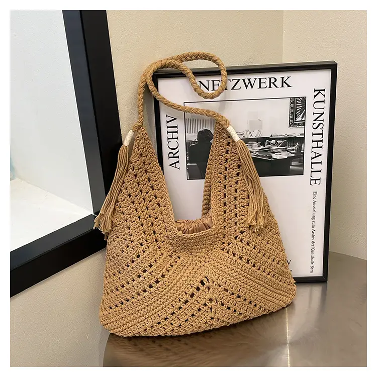 New Woven Beat Shoulder Bag Large Capacity Hollow — feature 15
