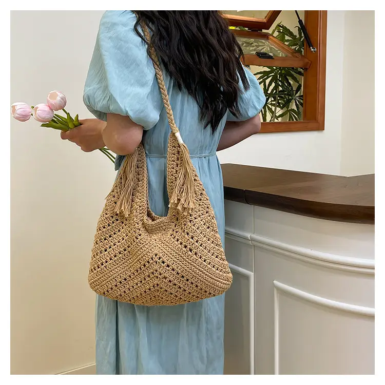 New Woven Beat Shoulder Bag Large Capacity Hollow — feature 34