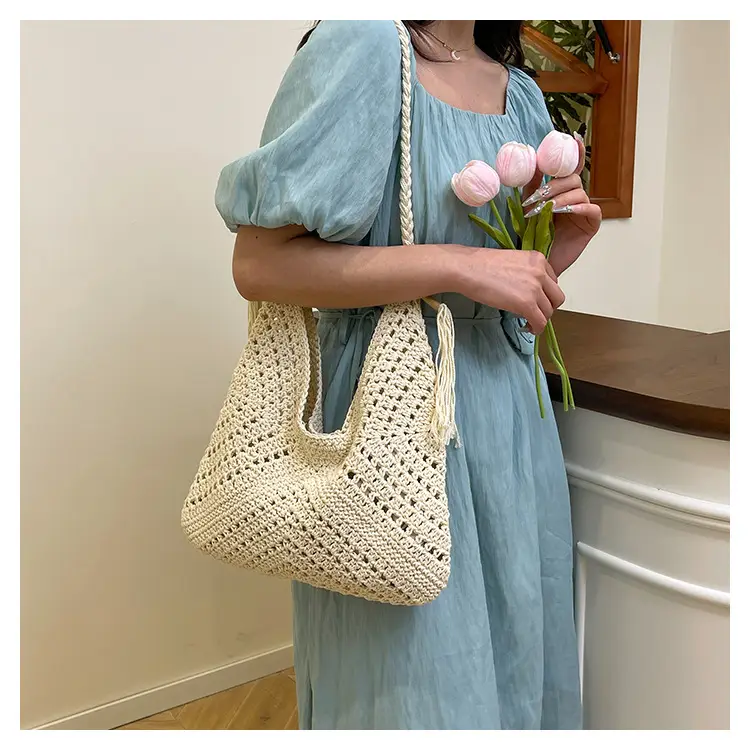 New Woven Beat Shoulder Bag Large Capacity Hollow — feature 36