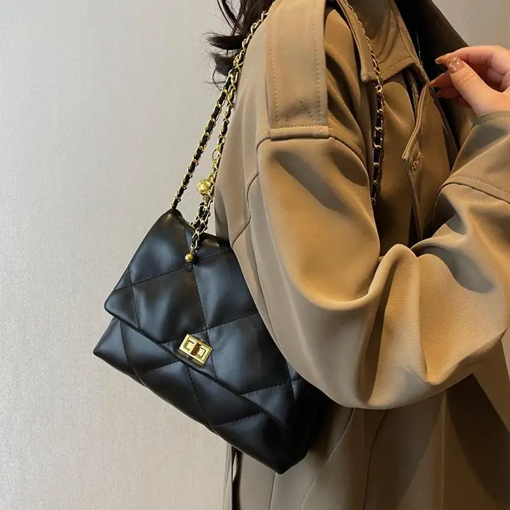 Black Quilted Chain Crossbody Bag for Women 2026 - Image 6