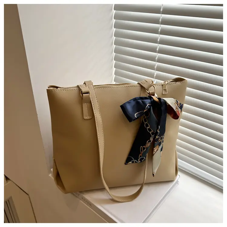 Black Retro Shoulder Bag for Women 2025 — feature 19