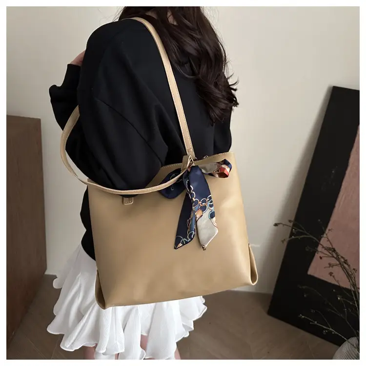 Black Retro Shoulder Bag for Women 2025 — feature 9
