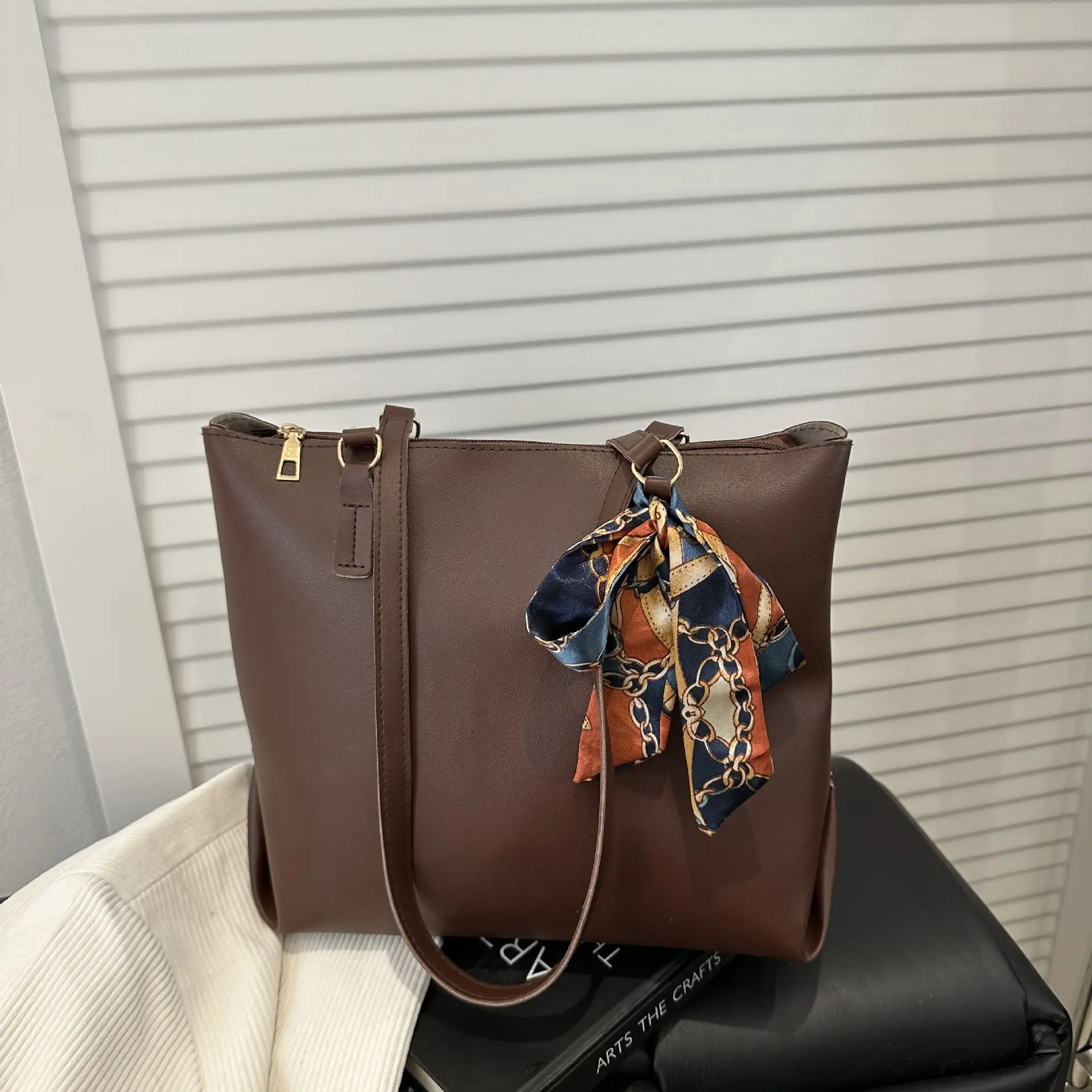 Black Retro Shoulder Bag for Women 2025 - Image 3