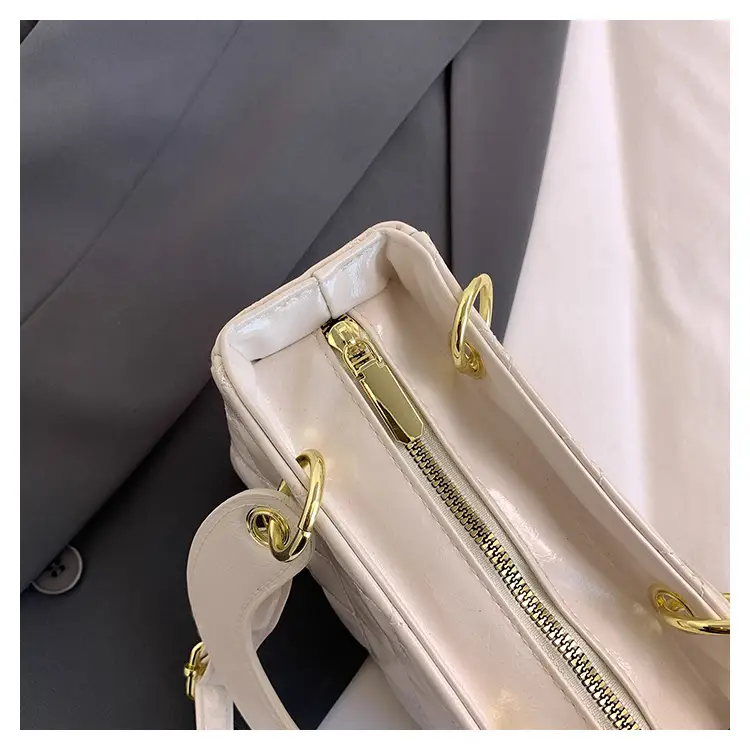 New Rhomboid Embroidery Shoulder Crossbody Bag for Women — feature 11