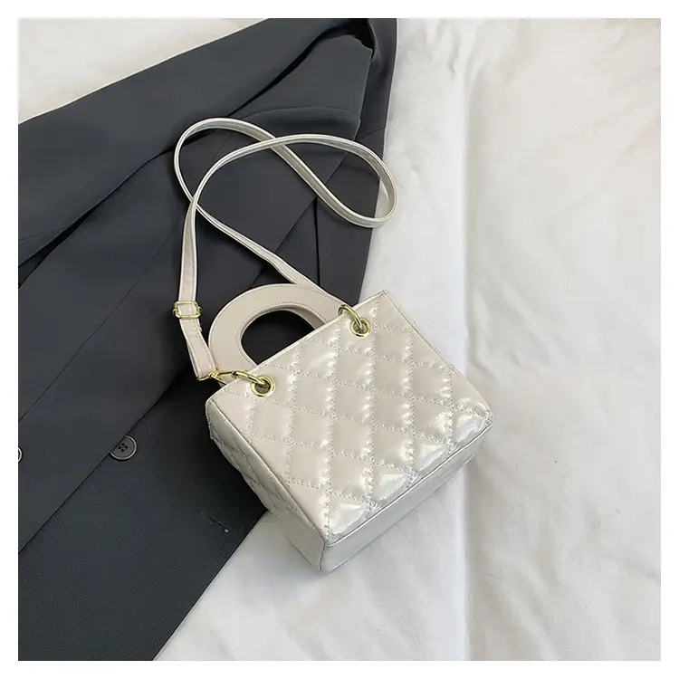 New Rhomboid Embroidery Shoulder Crossbody Bag for Women