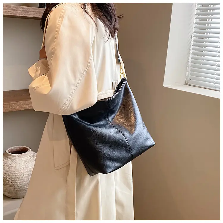 2025 New Summer Large Capacity Tote Bag Brown Leather with Patterned Strap — feature 16