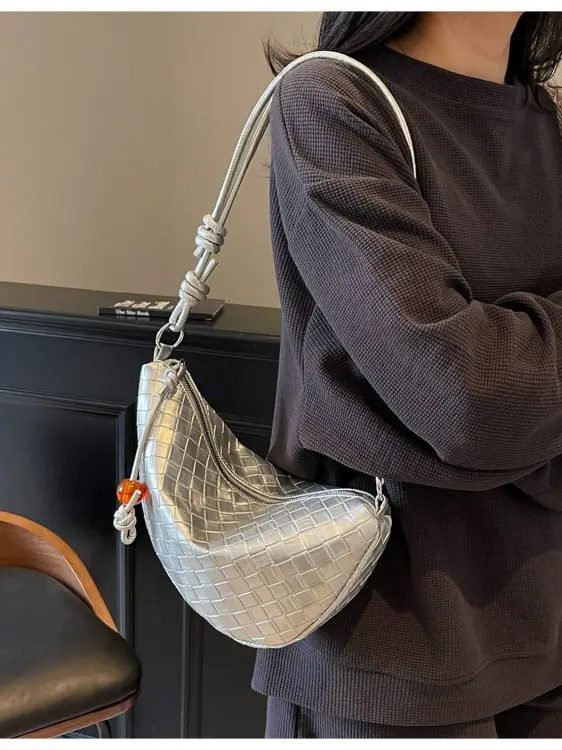 Women's Black Woven Crossbody Bag Large Capacity 2026 - Image 7