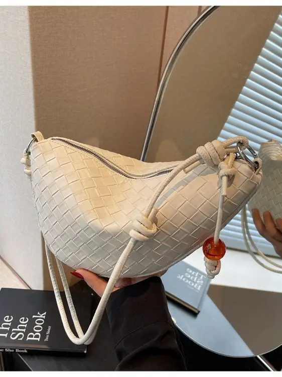 Women's Black Woven Crossbody Bag Large Capacity 2026 - Image 8