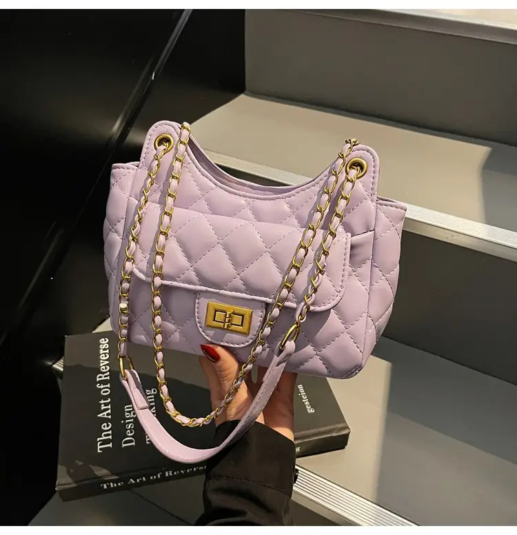 Women Quilted Chain Bag Cream 2026 — feature 10