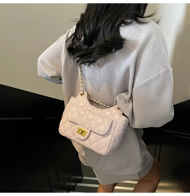 Women Quilted Chain Bag Cream 2026 — feature 15