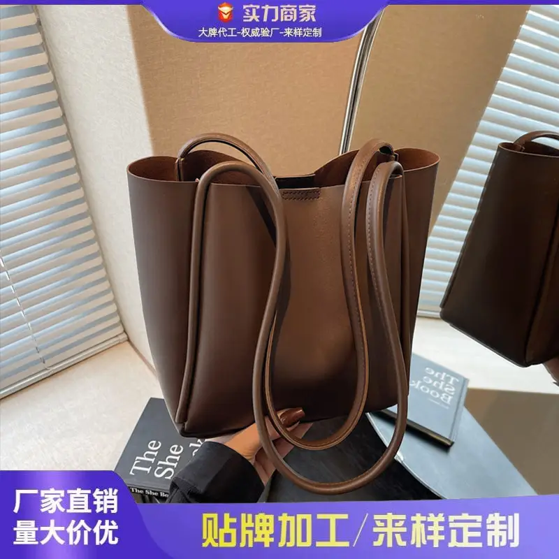 Large Capacity Vintage Brown Leather Tote Bag for Women - Image 5