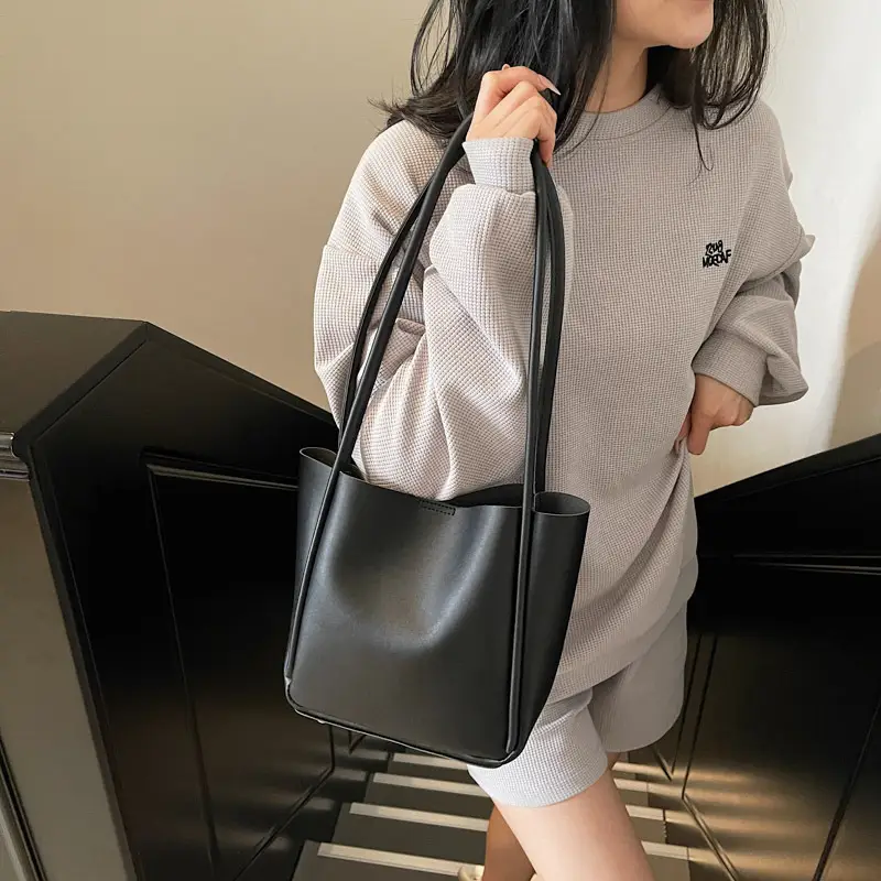 Large Capacity Vintage Brown Leather Tote Bag for Women - Image 6