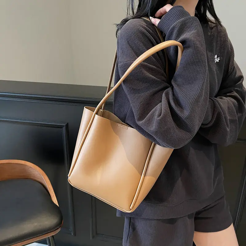 Large Capacity Vintage Brown Leather Tote Bag for Women - Image 7