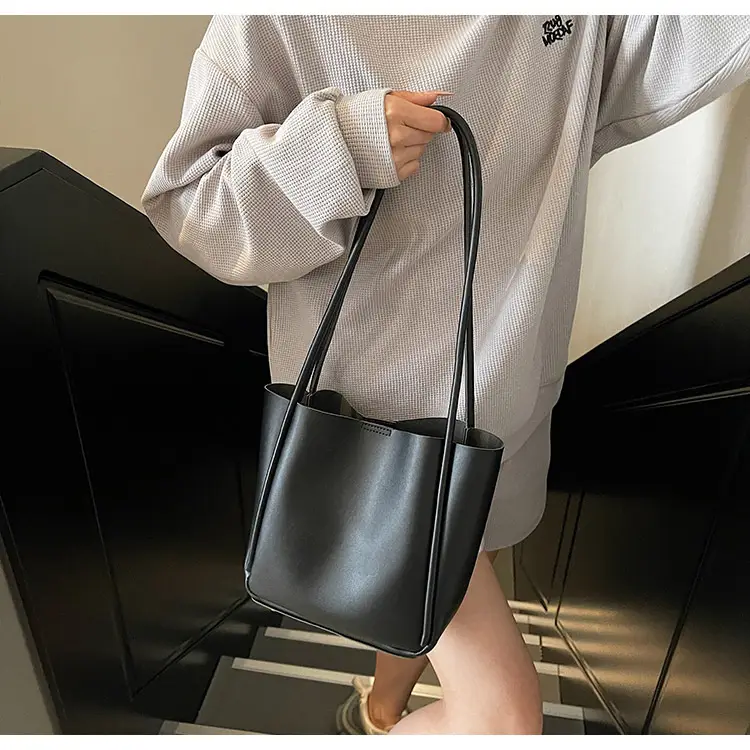 Large Capacity Vintage Brown Leather Tote Bag for Women — feature 11