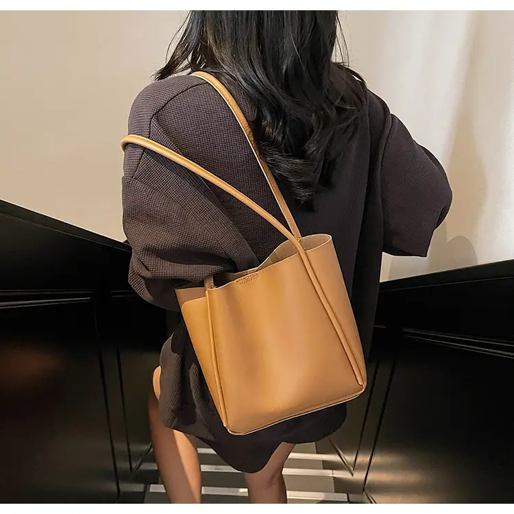 Large Capacity Vintage Brown Leather Tote Bag for Women — feature 15