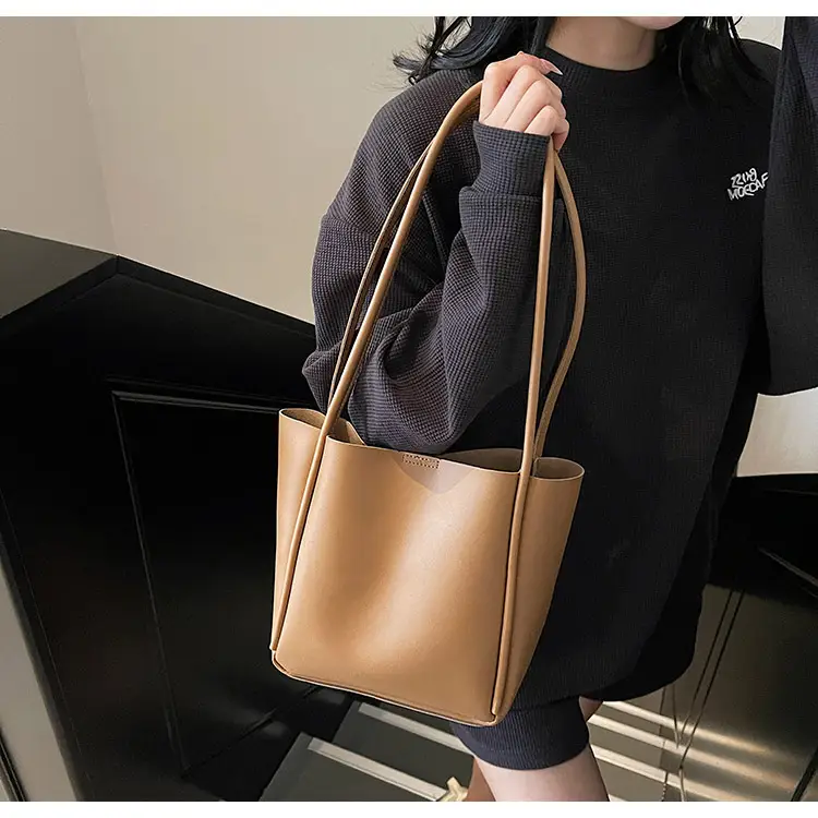 Large Capacity Vintage Brown Leather Tote Bag for Women — feature 16
