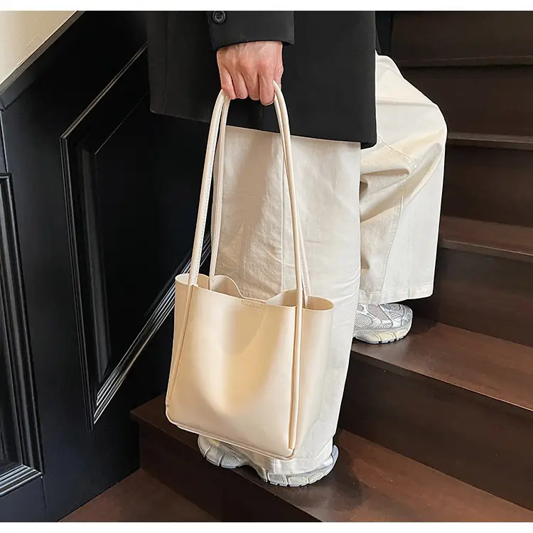 Large Capacity Vintage Brown Leather Tote Bag for Women — feature 19