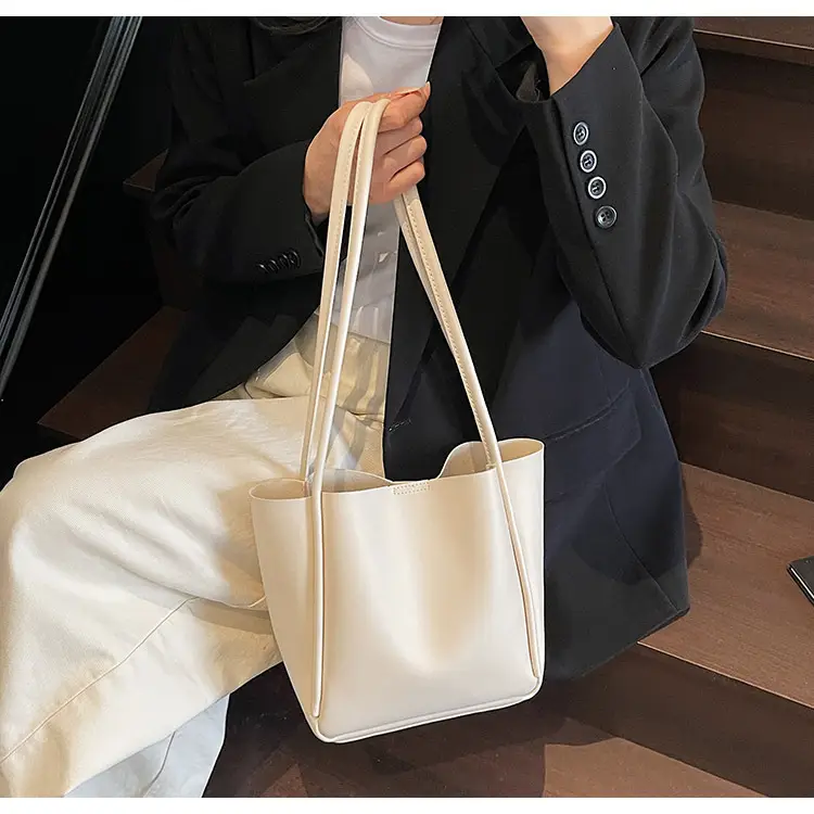 Large Capacity Vintage Brown Leather Tote Bag for Women — feature 22