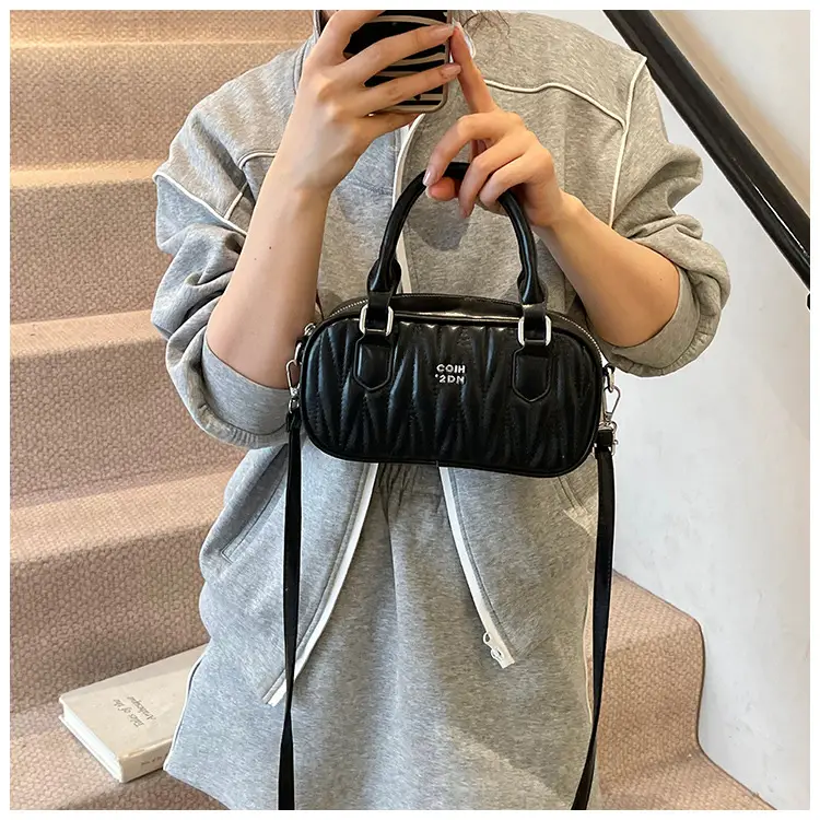 Black Quilted Crossbody Bag for Women 2026 — feature 7