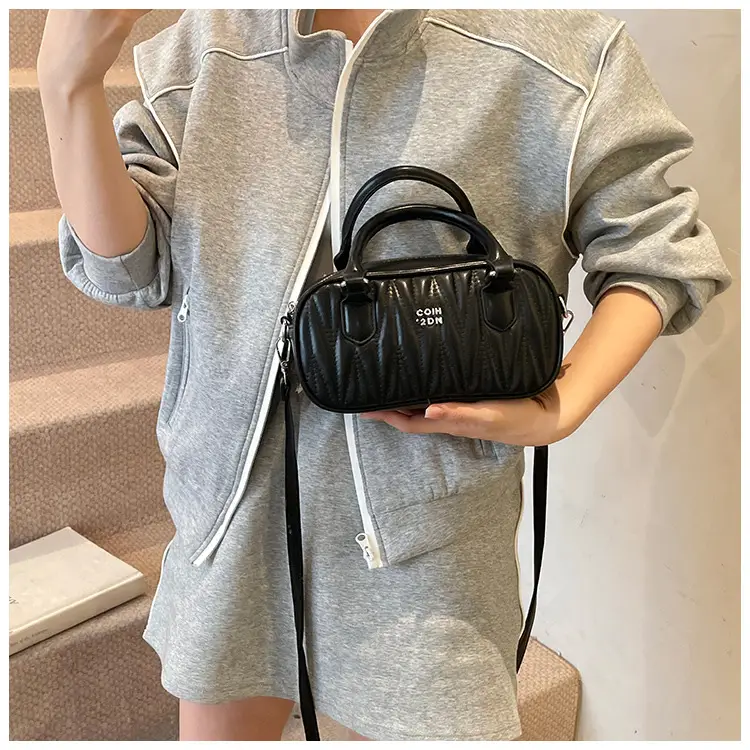 Black Quilted Crossbody Bag for Women 2026 — feature 9
