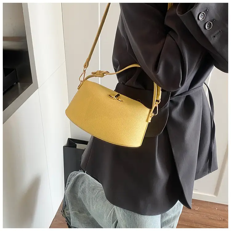 2025 Retro Shoulder Crossbody Bag Women's Leather White — feature 17