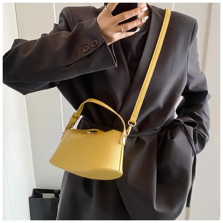 2025 Retro Shoulder Crossbody Bag Women's Leather White — feature 18