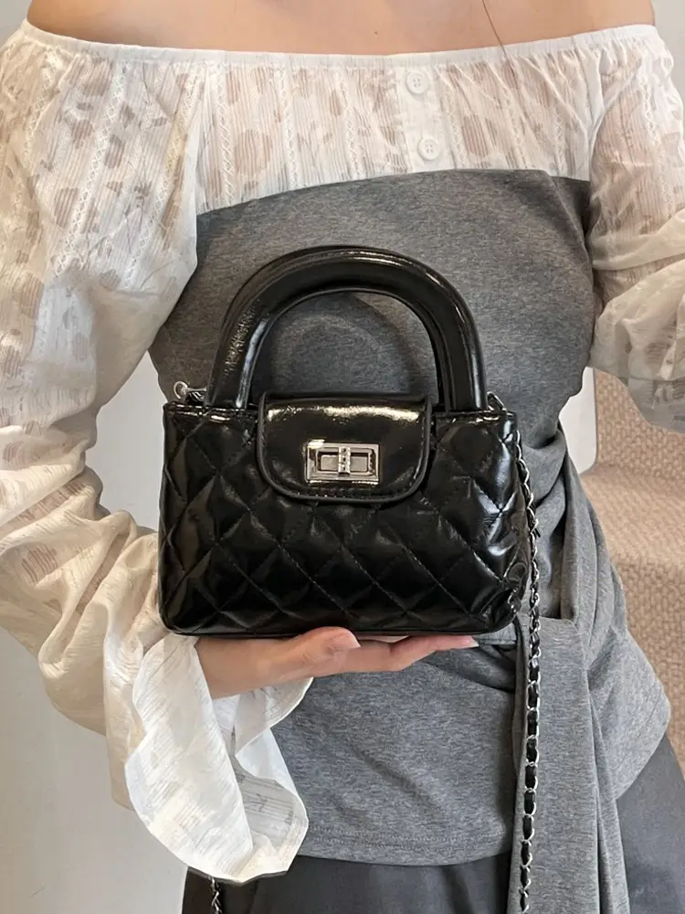 White Quilted Shoulder Bag for Women 2025 - Image 7