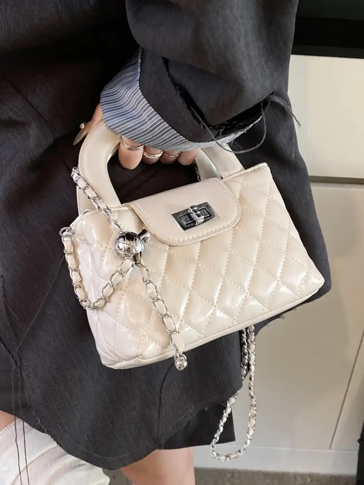White Quilted Shoulder Bag for Women 2025 - Image 9