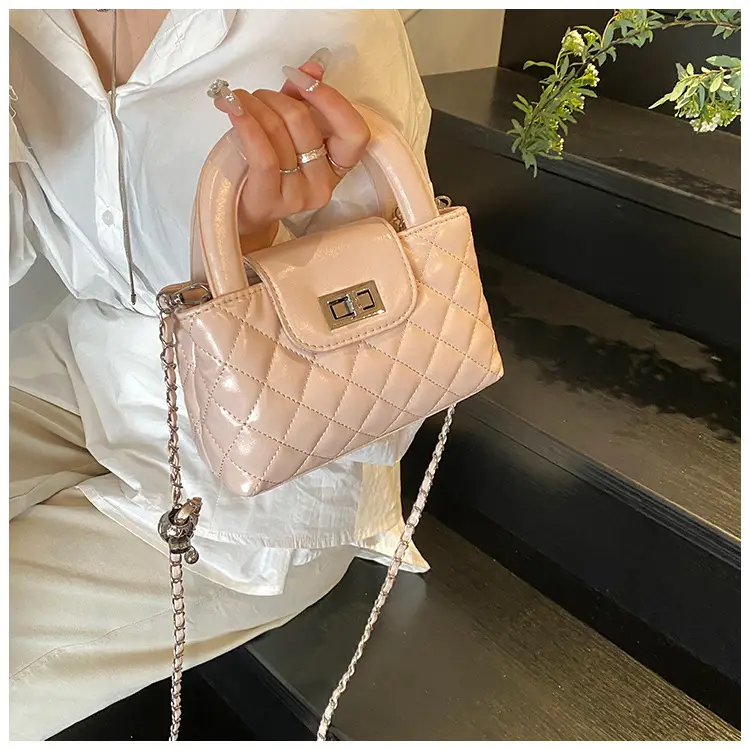 White Quilted Shoulder Bag for Women 2025 — feature 12
