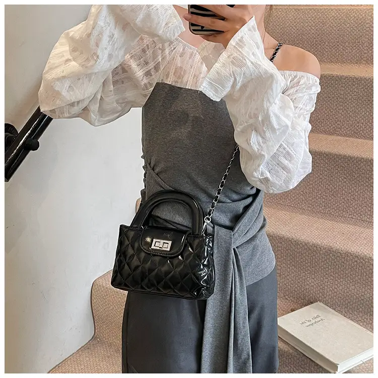 White Quilted Shoulder Bag for Women 2025 — feature 14