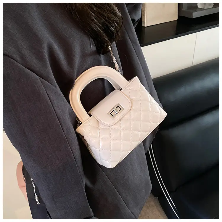 White Quilted Shoulder Bag for Women 2025 — feature 20