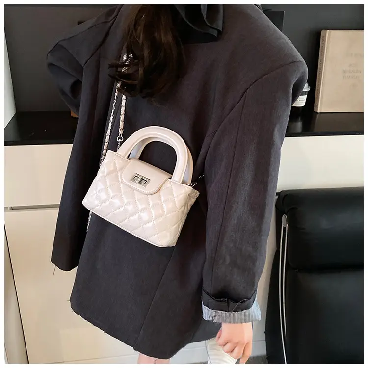 White Quilted Shoulder Bag for Women 2025 — feature 21