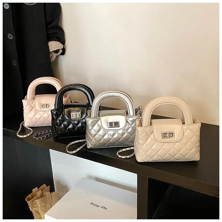White Quilted Shoulder Bag for Women 2025 — feature 26