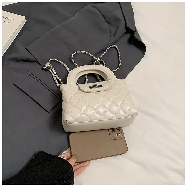 White Quilted Shoulder Bag for Women 2025 — feature 8