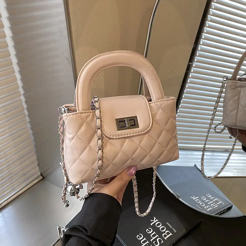 White Quilted Shoulder Bag for Women 2025 - Image 3