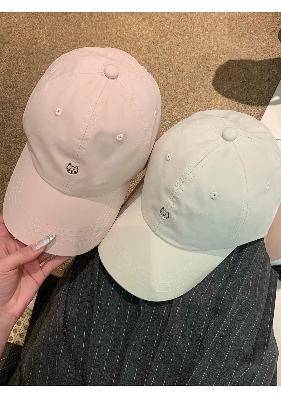 White Korean Cat Embroidery Baseball Cap for Women — feature 2