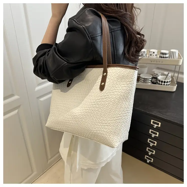 Women's Large Capacity Beige Leather Tote Bag — feature 10