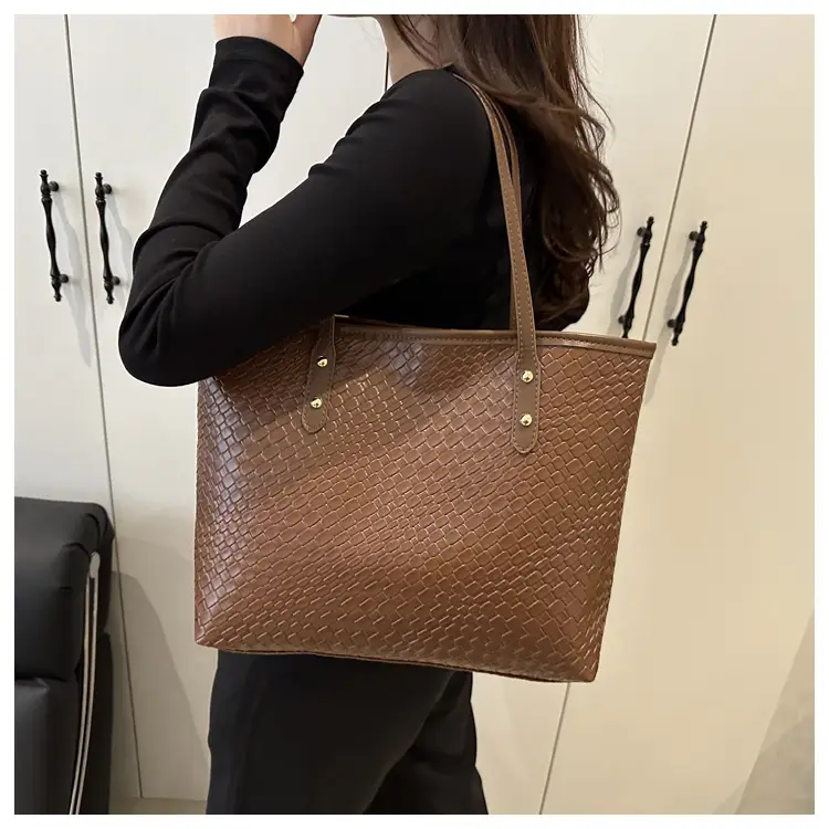 Women's Large Capacity Beige Leather Tote Bag — feature 12